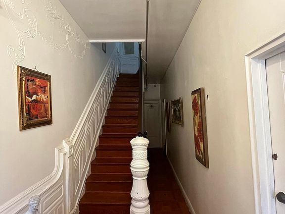 3rd image of 411A Hancock St #2