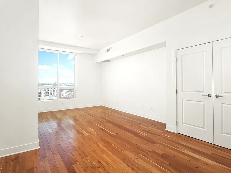2001 Lincoln St #1924 — Photo 17