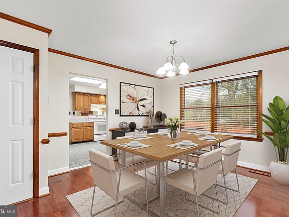 3rd image of 805 Shamrock Dr