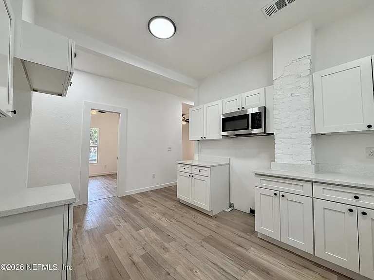 717 King St — Photo 7