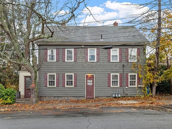 51 Crescent St, Wakefield, MA 01880