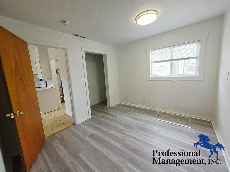 1327 Terry Ave — Photo 6