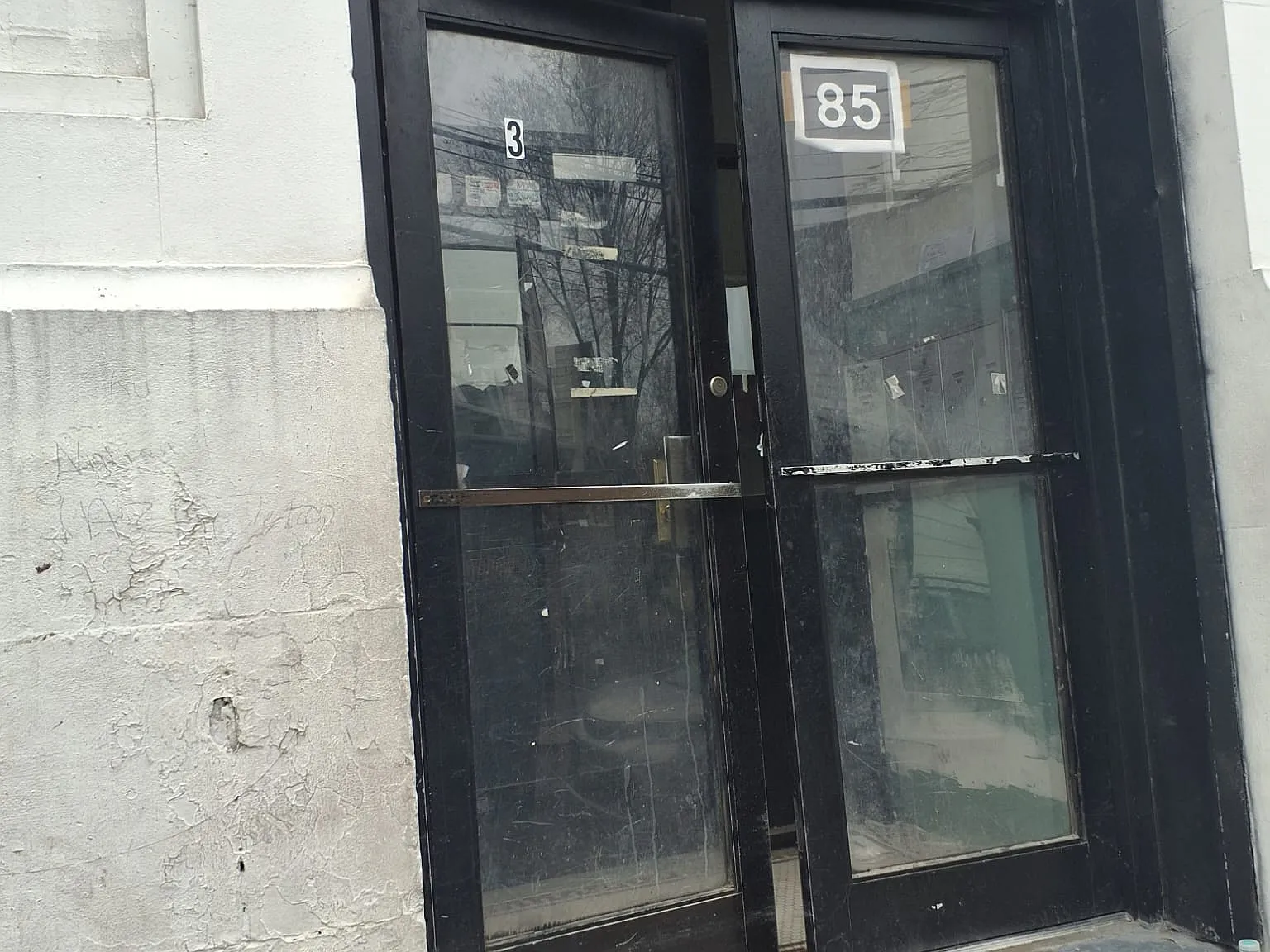 85 Bruce Ave — Photo 2