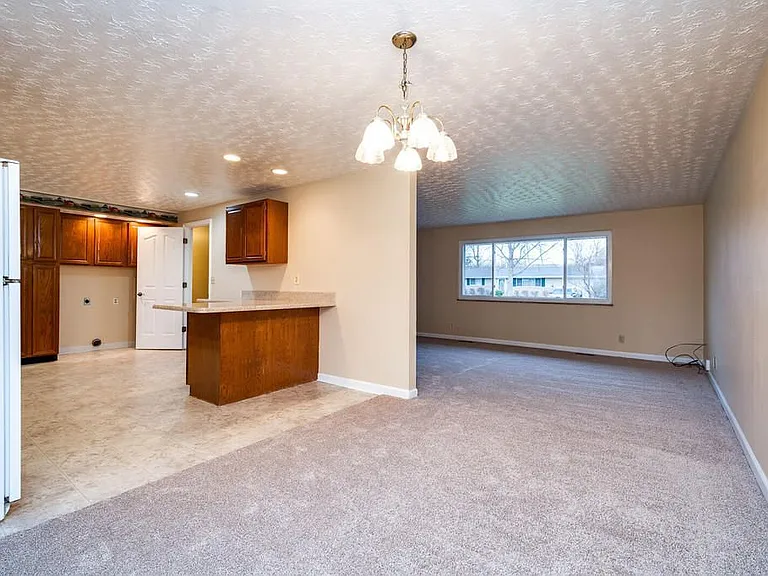 1121 Peidmont Dr — Photo 19
