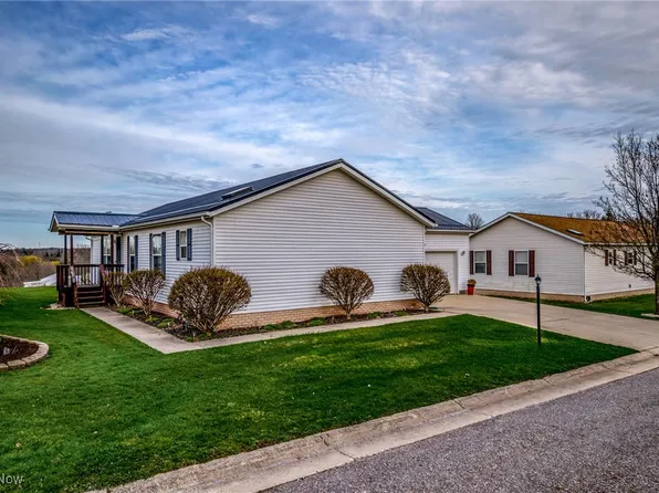 857 Lawnview Blvd, Chardon, OH 44024