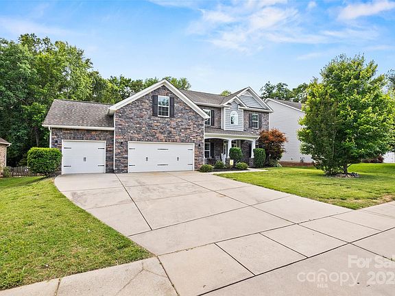 2nd image of 2624 Chatham Dr