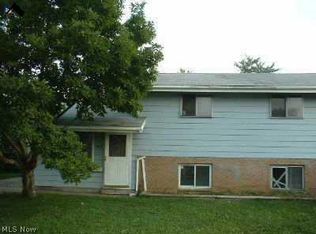 4133 Holl Ave, Sheffield Lake, OH 44054