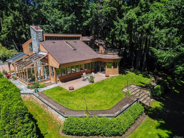 4515 Parry Cross Rd, Metchosin, BC V9C 3W1