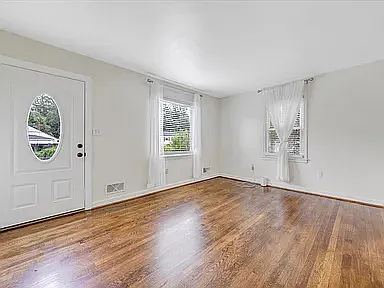 1218 Grayson Ave NW — Photo 3