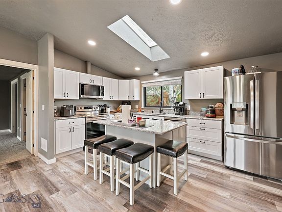 3rd image of 736 Cheery Dr
