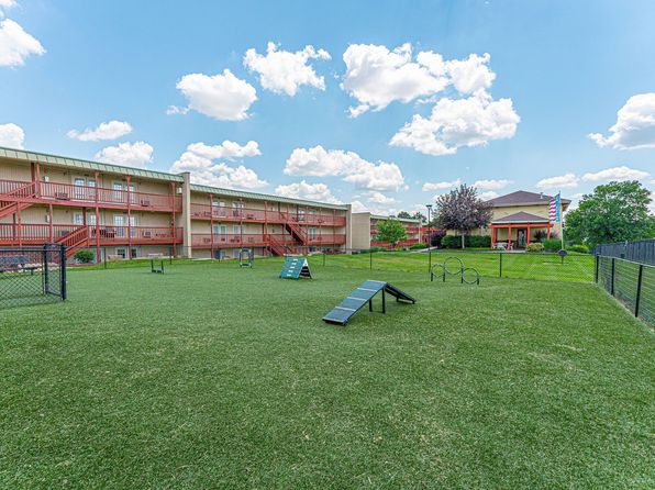 305 Tiger Ln #403