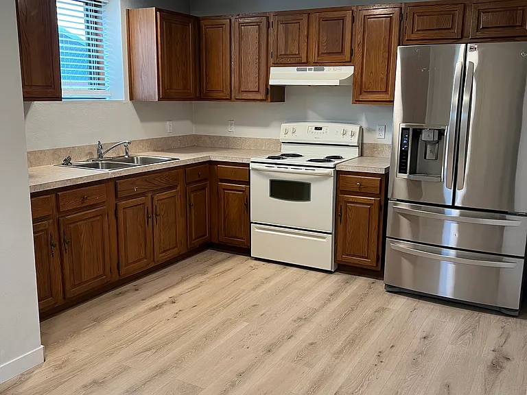 750 Absaraka St #B — Photo 4