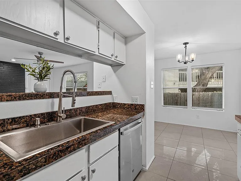 4413 Whispering Valley Dr #D — Photo 3