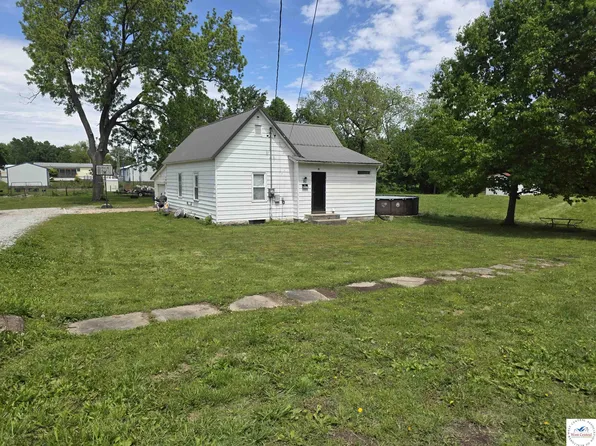 911 E Grandriver St, Clinton, MO 64735