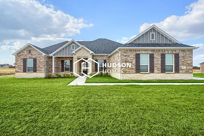 4 bed, 3.5 bath, 2404 sqft, $2,845 — Photo 1