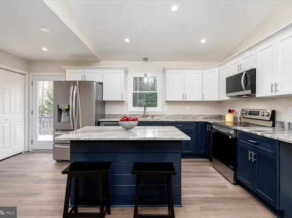 11528 Wolf Howl Ln, Lusby, MD 20657