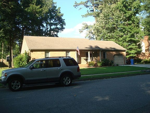 3rd image of 833 Jo Anne Cir
