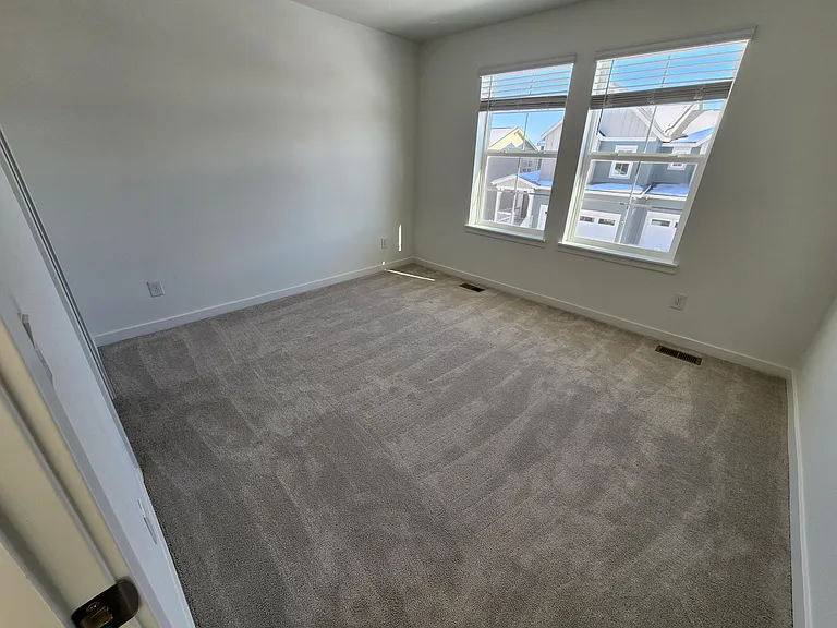 9017 Redfield Ln — Photo 7
