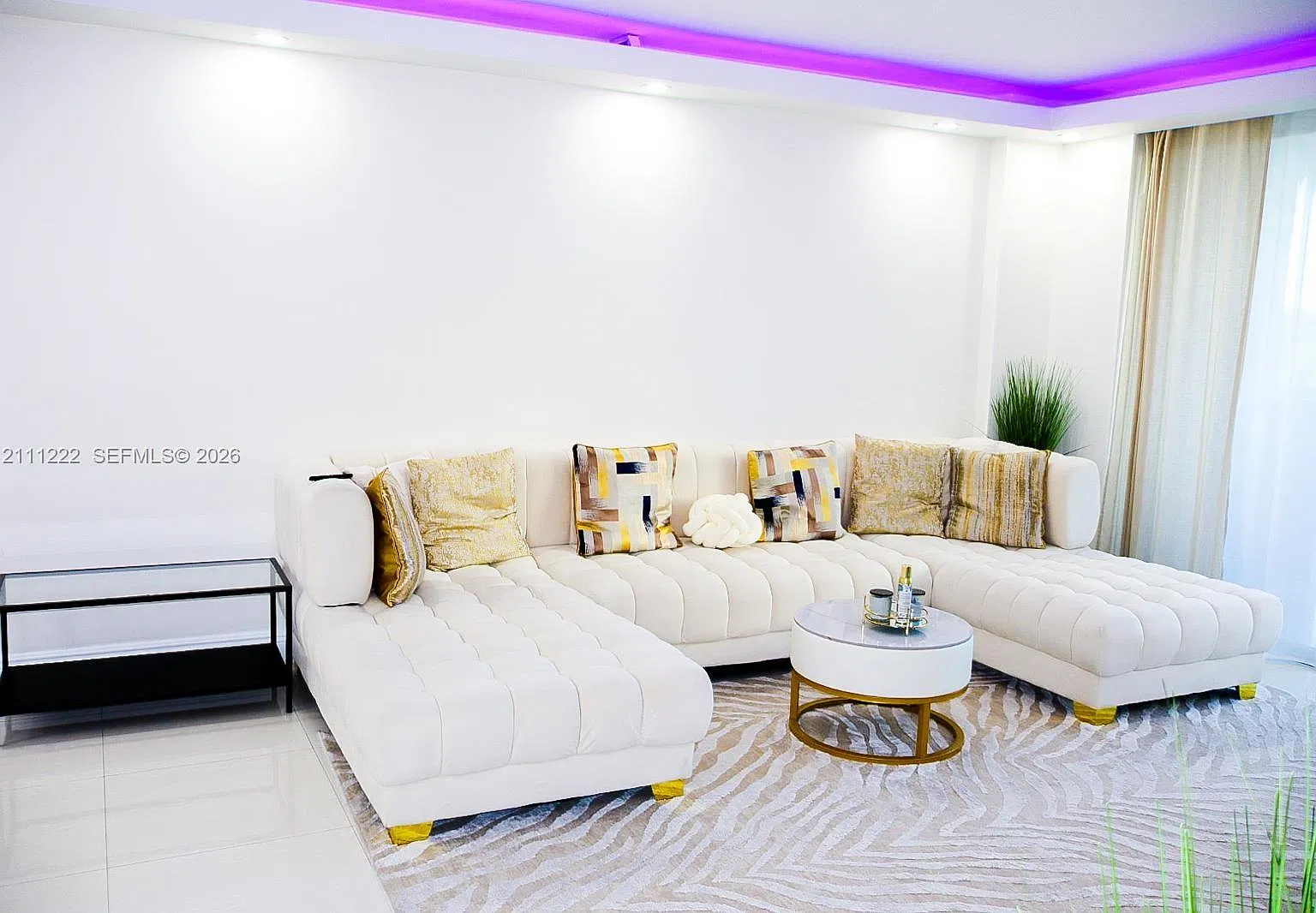 South Bay Club Condo — Photo 2