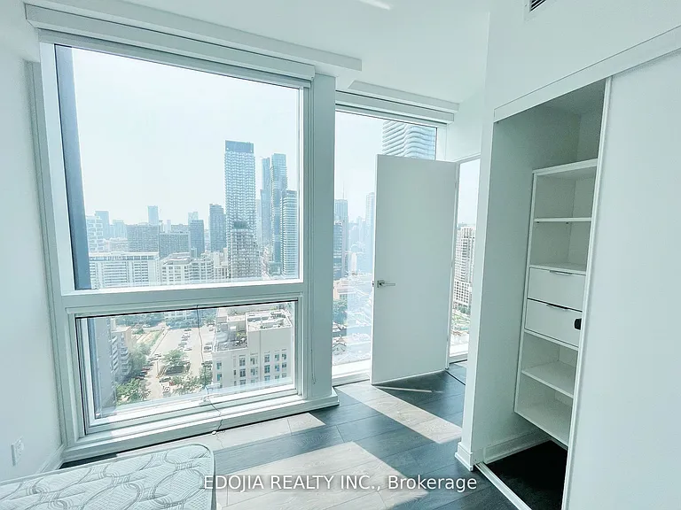 3 Gloucester St #2809 — Photo 9