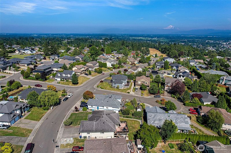 3rd image of 2561 Lakeridge Drive