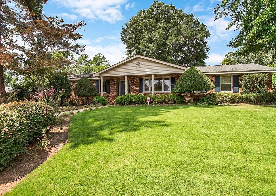 1st image of 107 Holiday Dr
