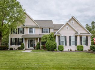 W224N3662 Ridgeside Ct, Pewaukee, WI 53072