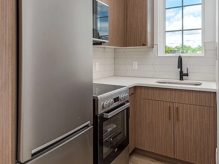 1691 Carroll St #4F — Photo 4