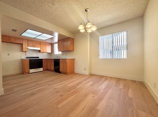 527 W Duarte Rd APT D, Monrovia, CA 91016