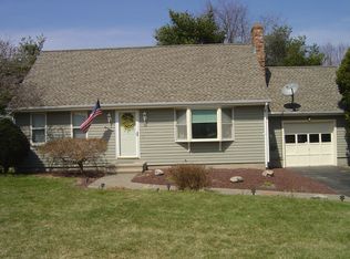 4 Blue Meadow Rd, Middletown, CT 06457