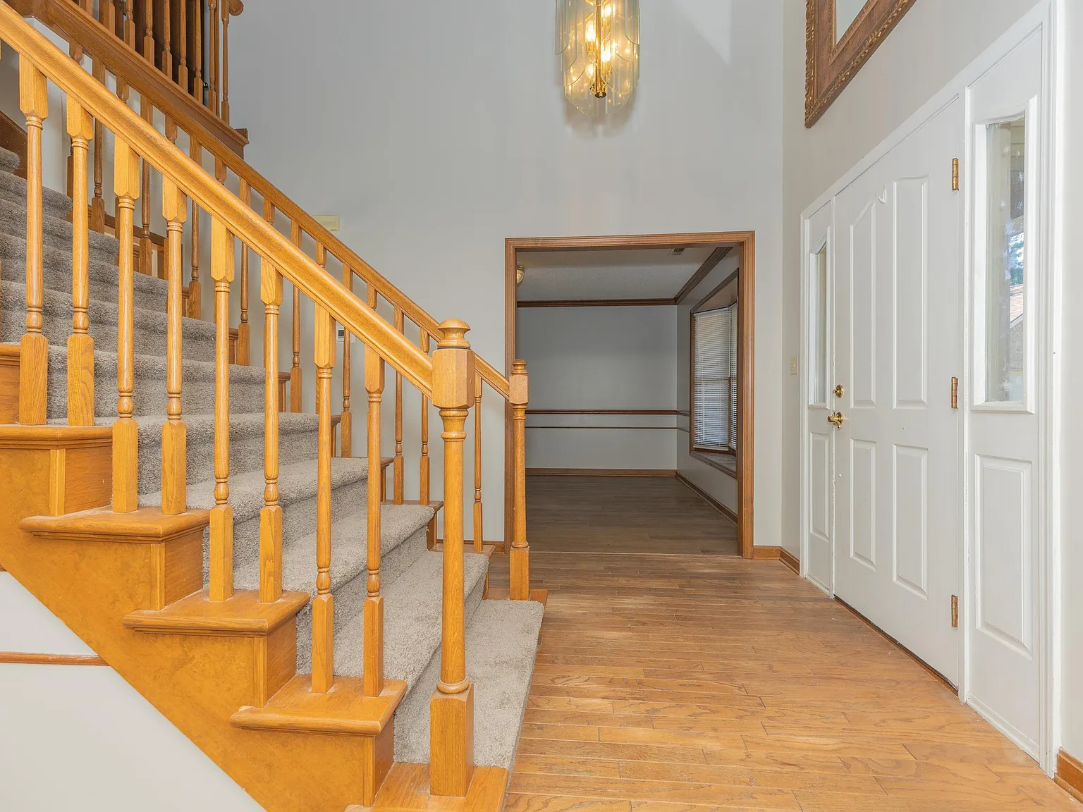 4 bed, 2.5 bath, 2460 sqft, $2,400 — Photo 3