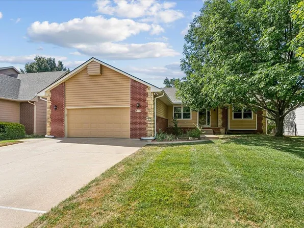 9715 W Westlawn St, Wichita, KS 67212