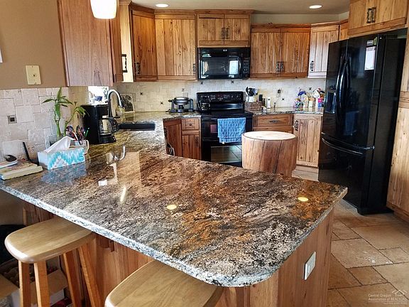 5th image of 2543 NE Sunset View Ln