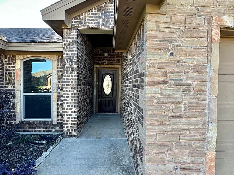 5910 Tarin St — Photo 2
