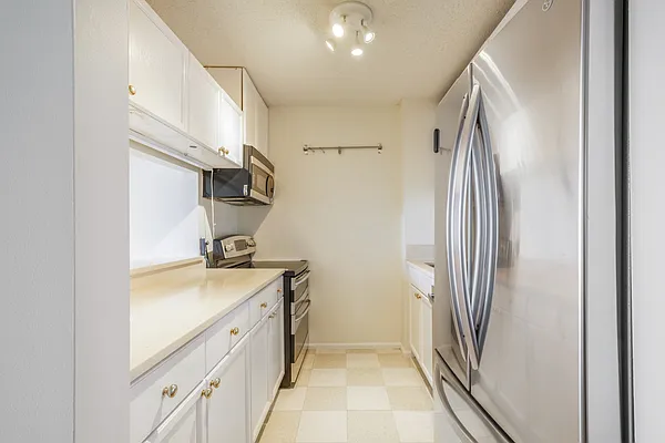 Sold by Modern Spaces | media 4