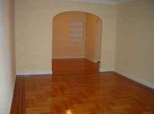 11005 69th Ave, Forest Hills, NY 11375