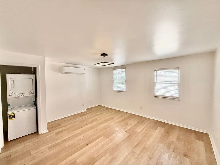 139 E Clifton Ave #102 — Photo 4