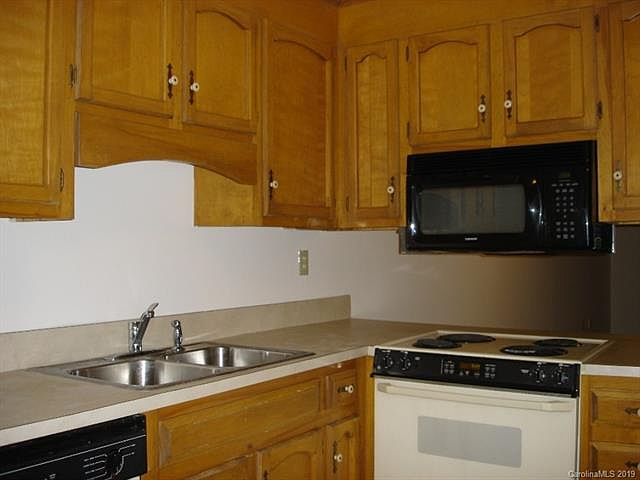 2nd image of 1513 S Point Rd