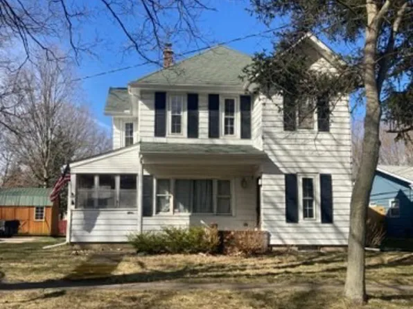 109 N Cayuga St, Buchanan, MI 49107