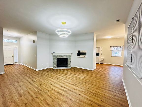 4th image of 200 Covington Dr