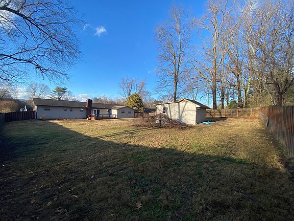 5th image of 11040 Hughlan Dr