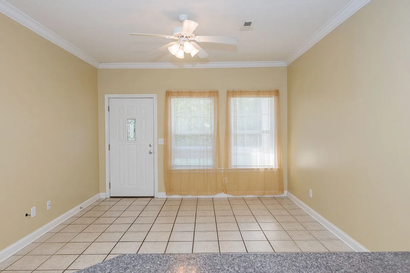 2 bed, 1115 sqft, $1,200 — Photo 4