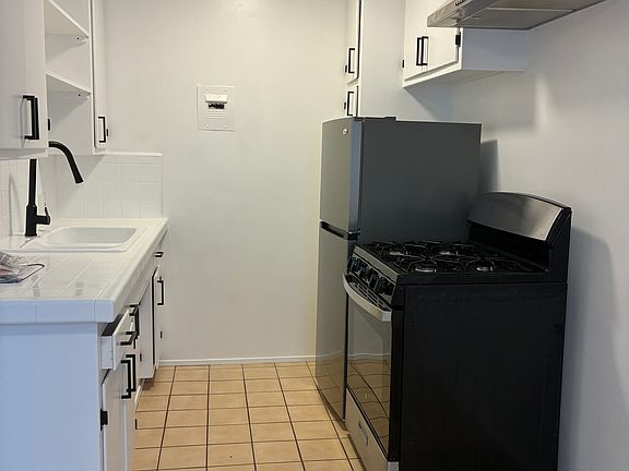 3rd image of 259 N Euclid Ave #A6