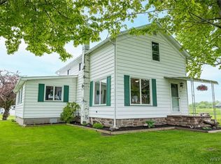 947 Point Breeze Rd, Kent, NY 14477