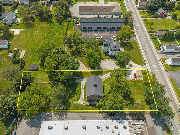 5th image of 2967 E Main Rd
