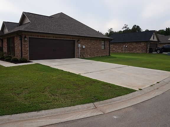 3rd image of 113 Coal Dr