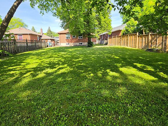 5th image of 14 Northglen Ave