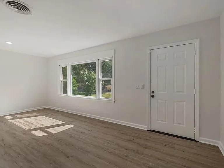 803 Lichfield Rd — Photo 3