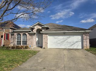 8329 Derby Ln, Fort Worth, TX 76123