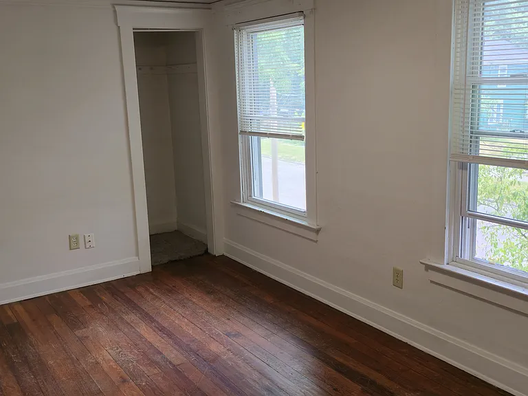 1720 Davis Ave — Photo 14